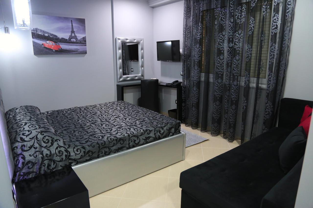 Nomelia Residence B&B Вльора Екстер'єр фото