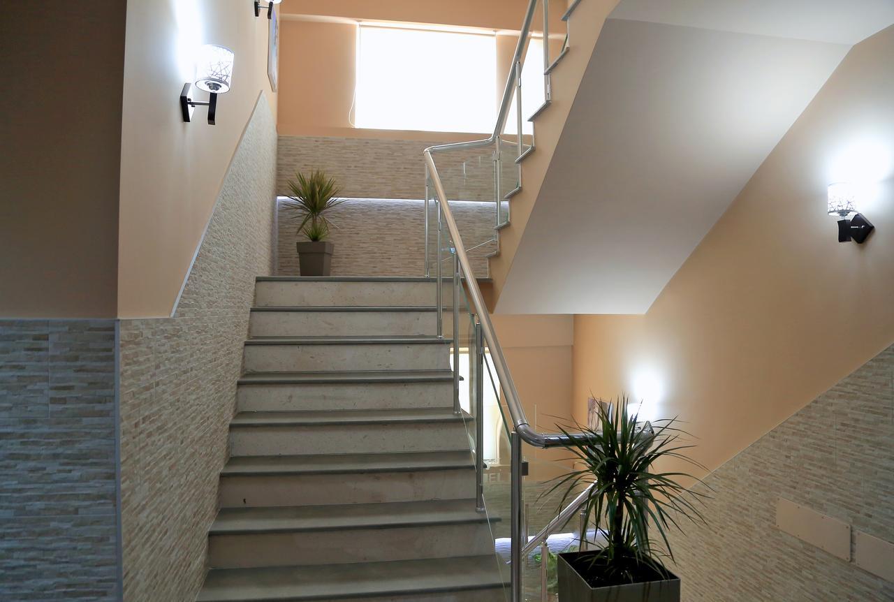 Nomelia Residence B&B Вльора Екстер'єр фото