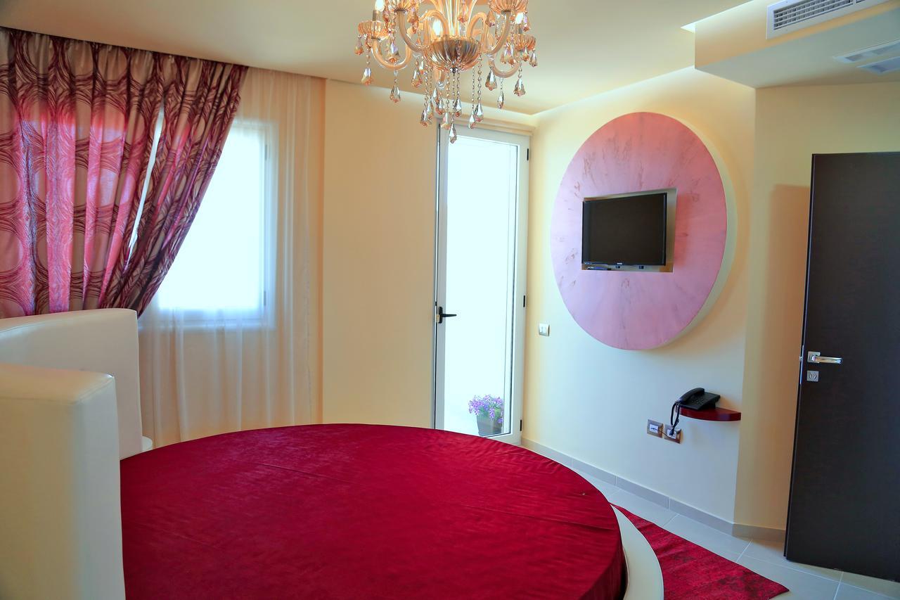Nomelia Residence B&B Вльора Екстер'єр фото