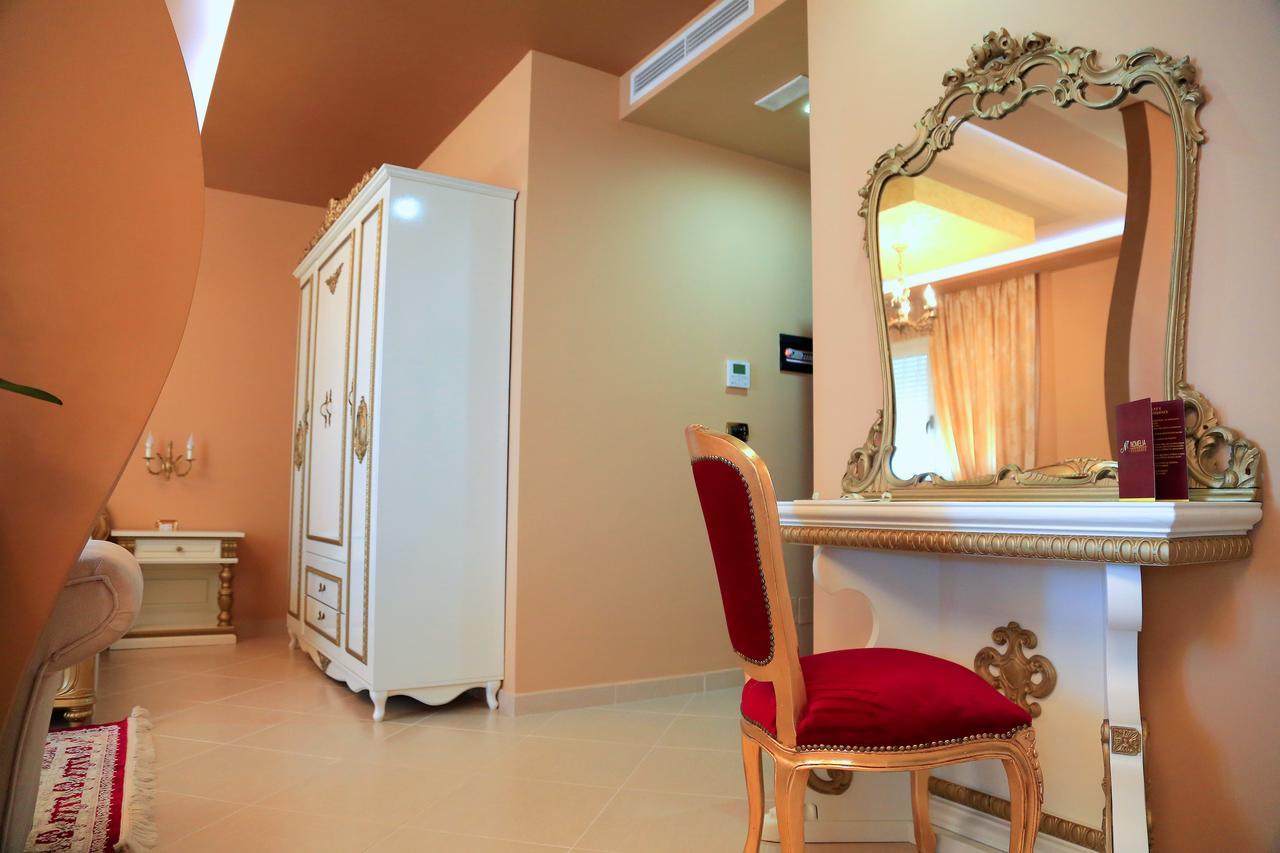 Nomelia Residence B&B Вльора Екстер'єр фото