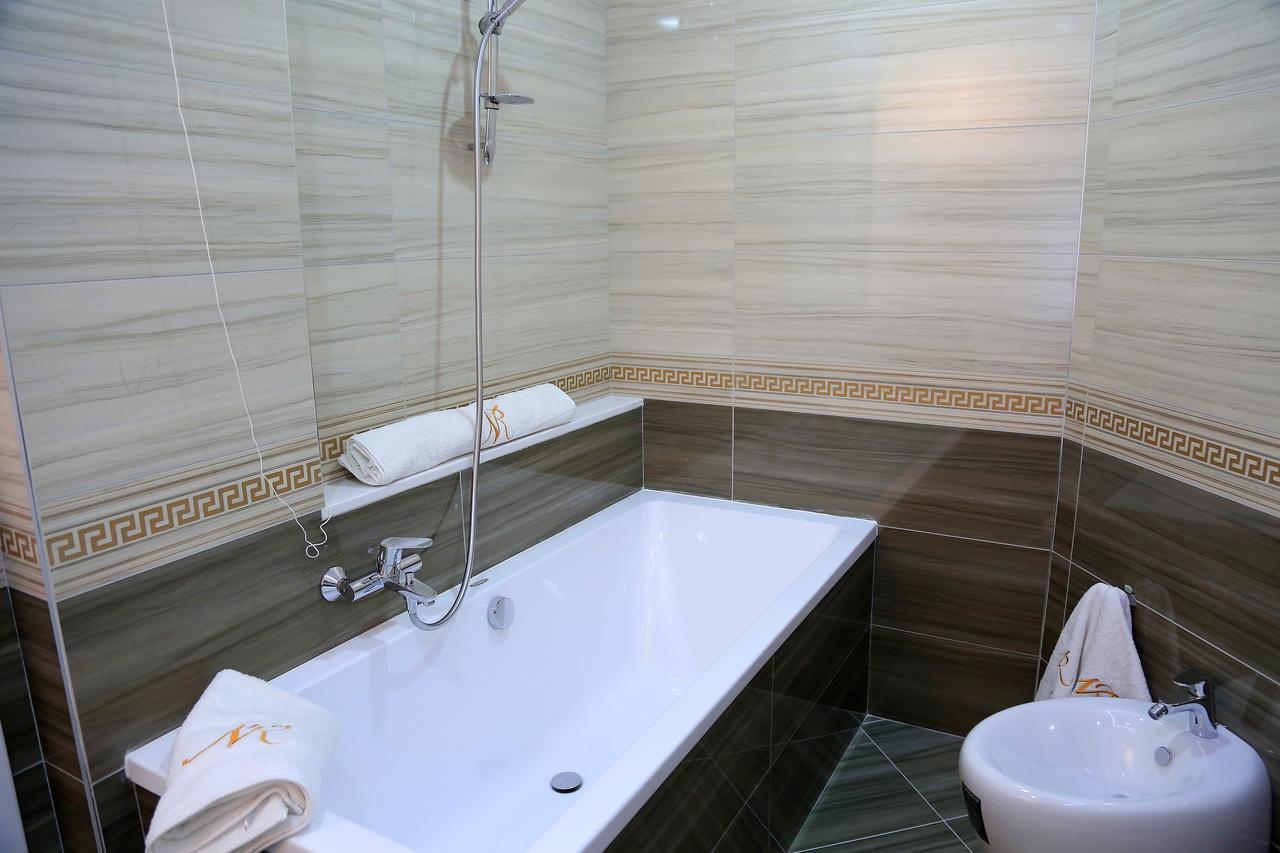 Nomelia Residence B&B Вльора Екстер'єр фото