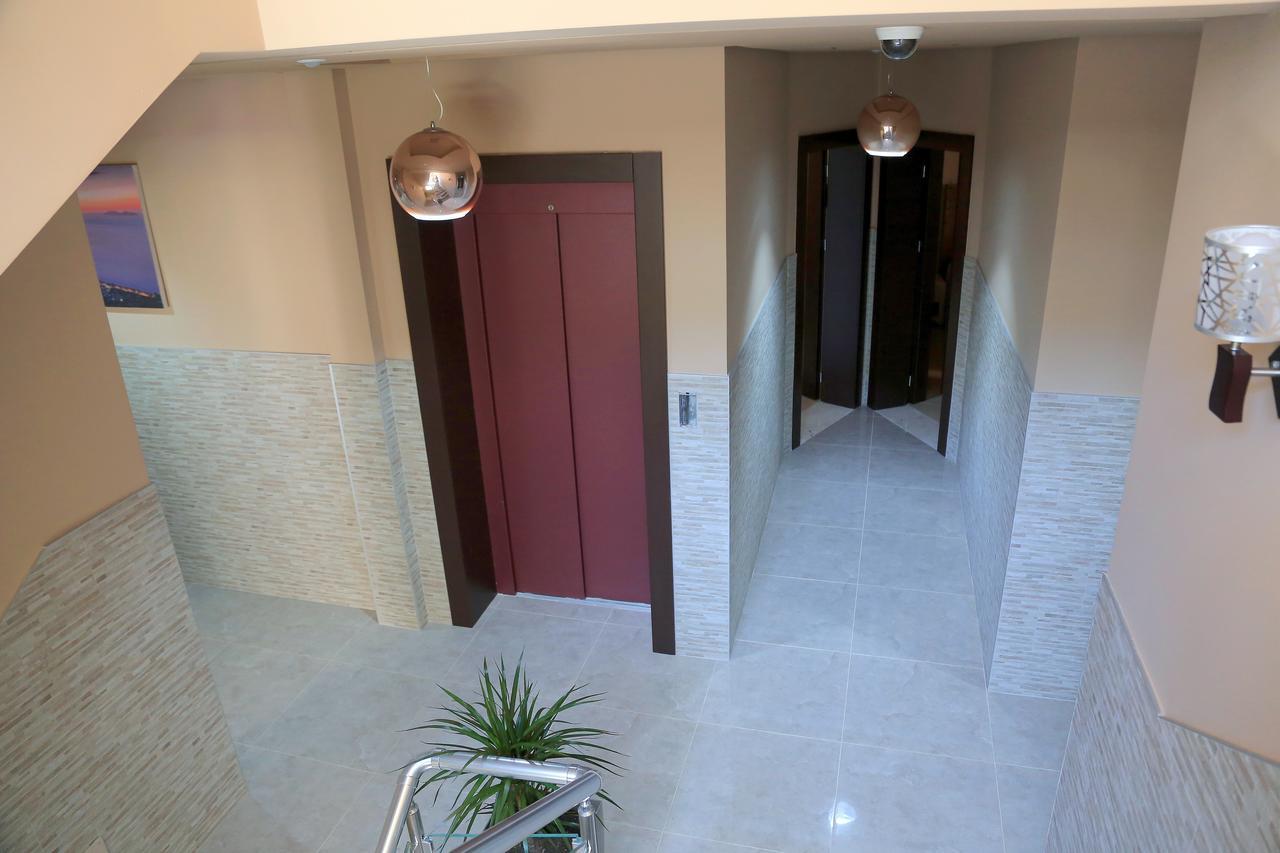 Nomelia Residence B&B Вльора Екстер'єр фото