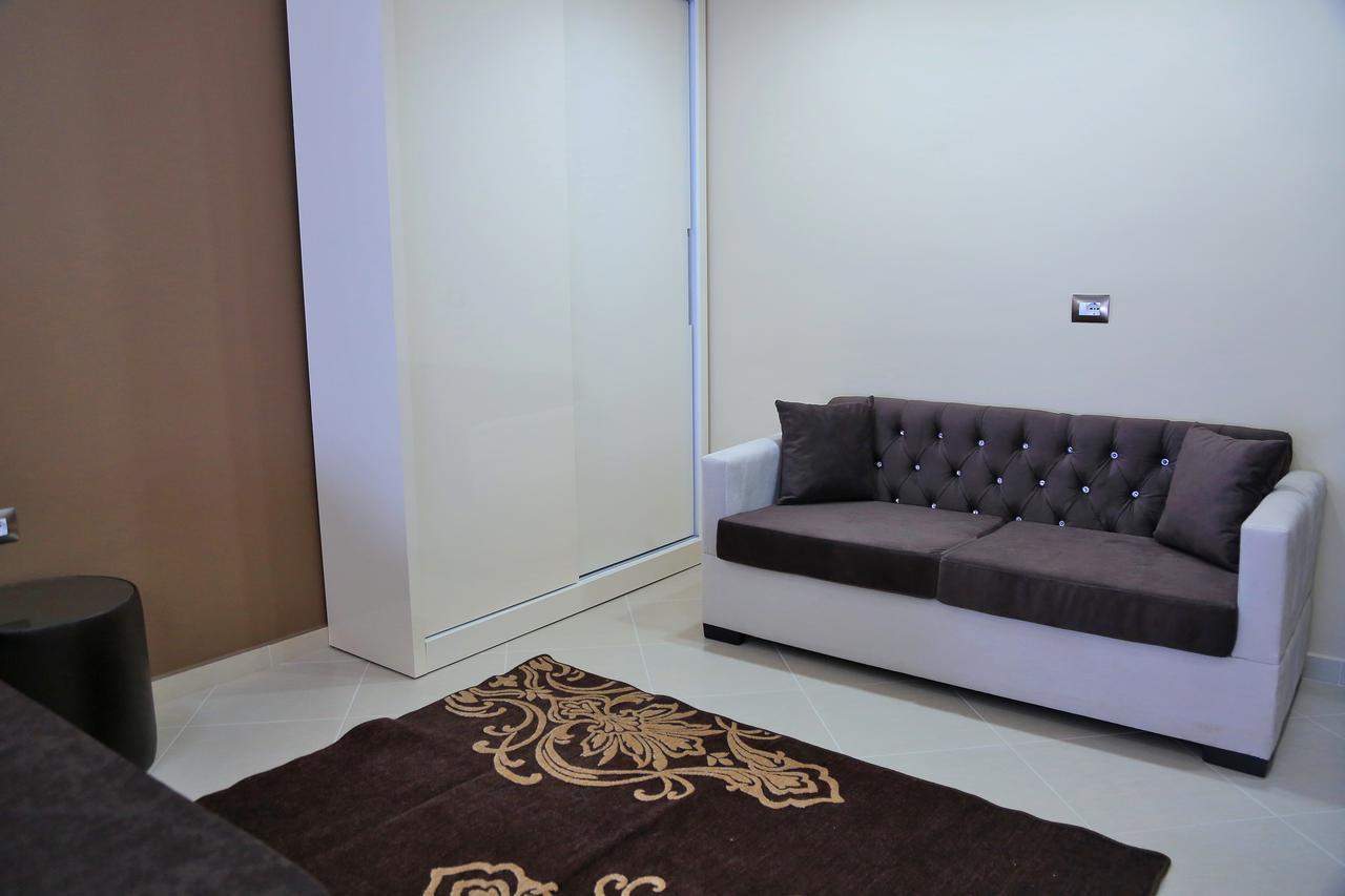 Nomelia Residence B&B Вльора Екстер'єр фото