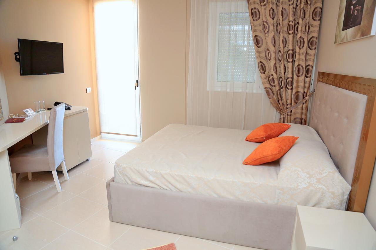 Nomelia Residence B&B Вльора Екстер'єр фото